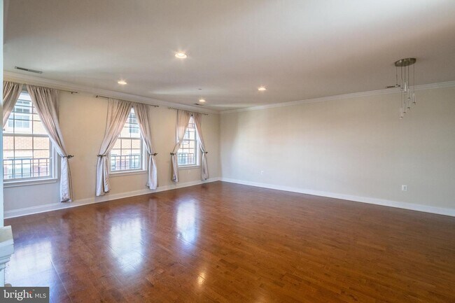 Foto del edificio - 212 Commodore Court