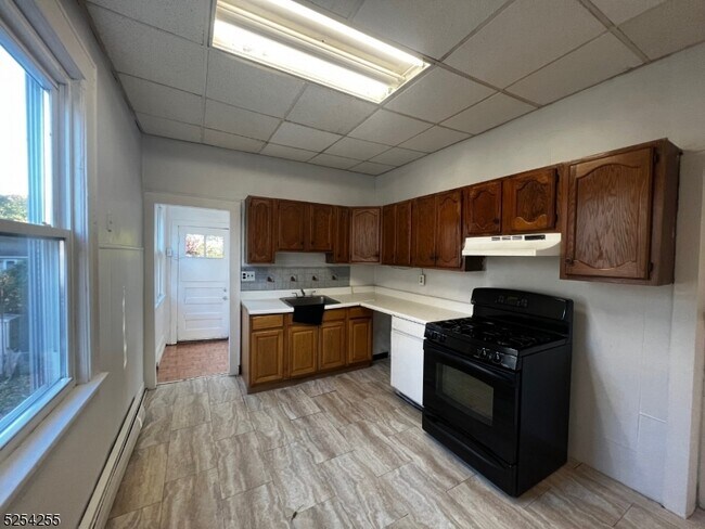 Foto del edificio - 126 Carlisle Ave