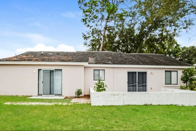 Building Photo - 147 Wildwood Dr
