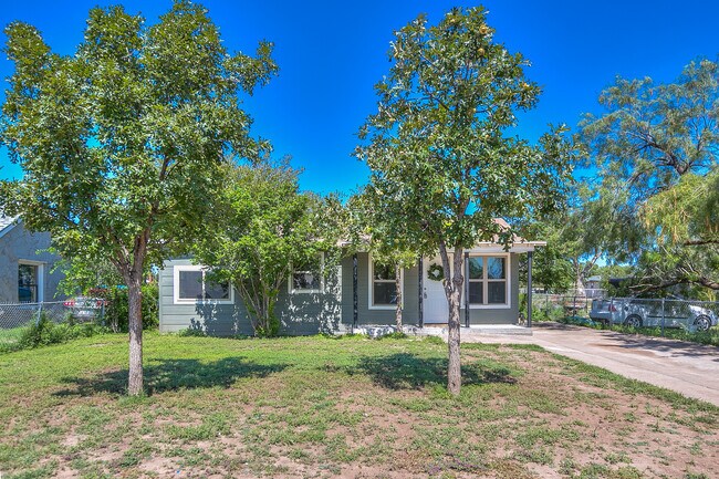 Foto del edificio - 512 E 18th St