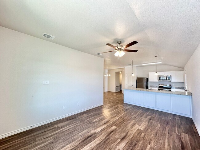 Building Photo - 213 Dolphin Dr