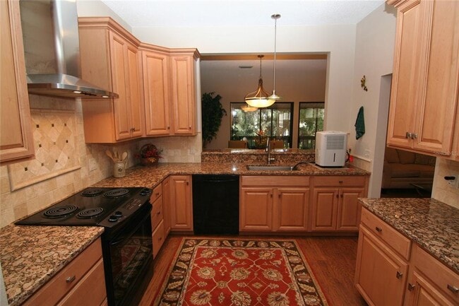 Building Photo - 207 Woodland Dr