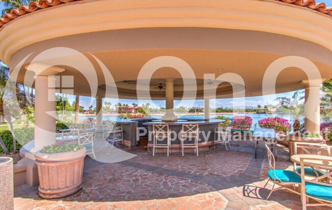 Foto del edificio - 1633 E Lakeside Dr