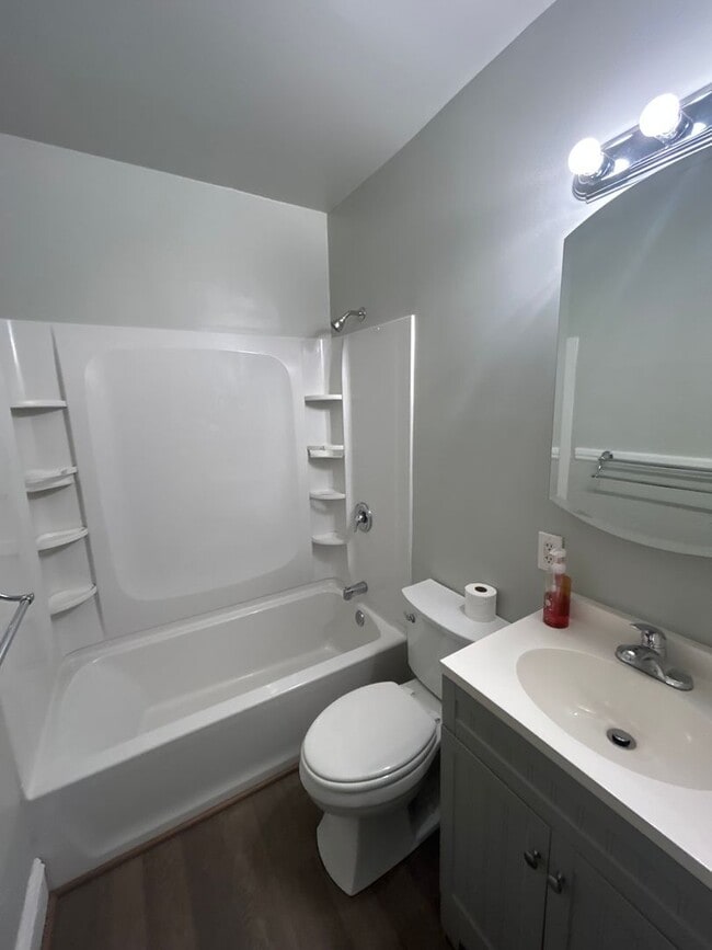 Foto del edificio - 2 bd Apt Cash Pay/Section 8