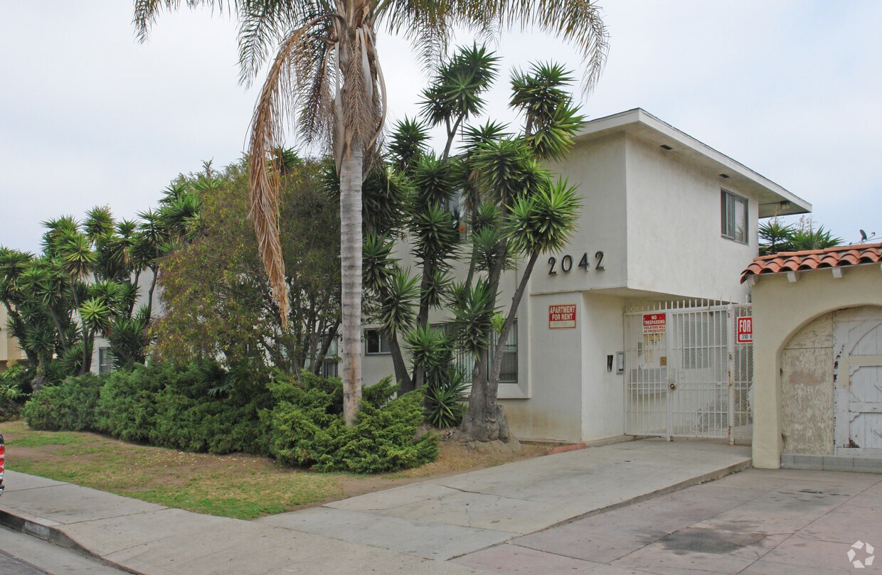 Foto principal - 2042 S Holt Ave