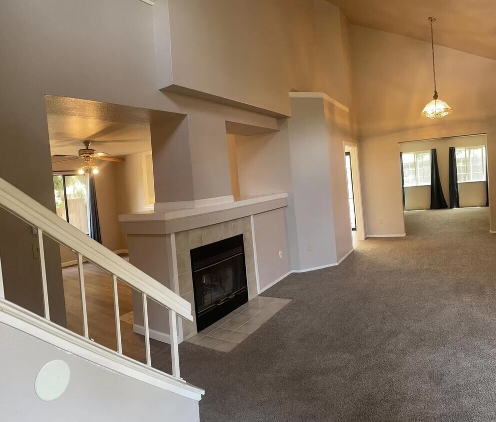 Foto del edificio - 742 Danehurst Ct