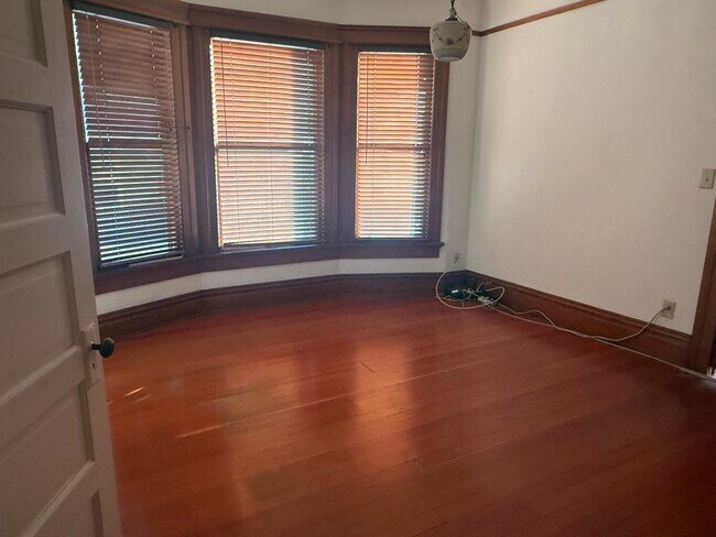 Foto del edificio - 92 N Fir St