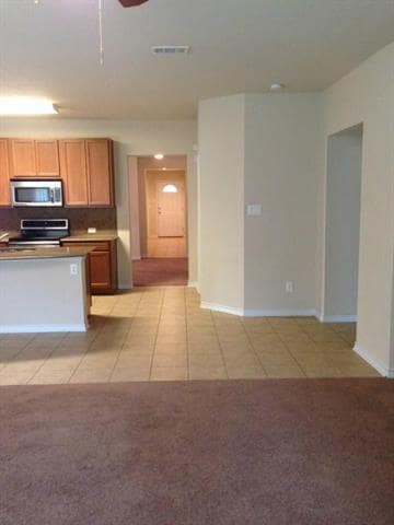 Foto del edificio - 5845 Pinebrook Dr