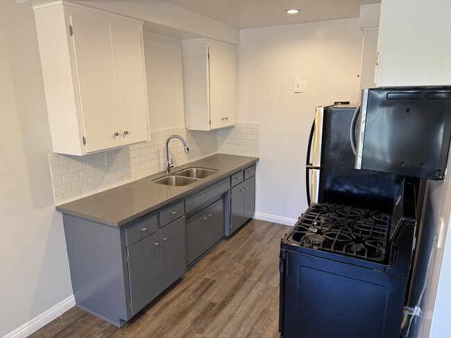 Building Photo - 5021 Lemon Grove Ave