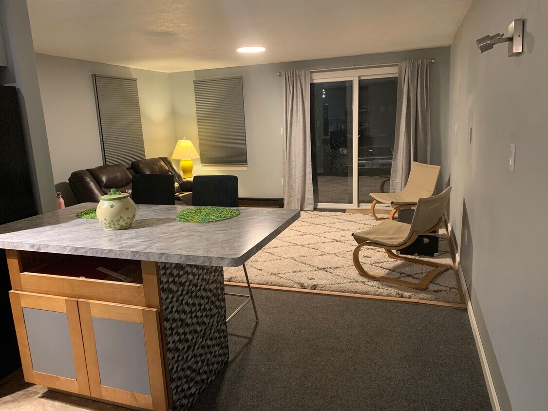 Foto principal - 8 Plaza Village Rd