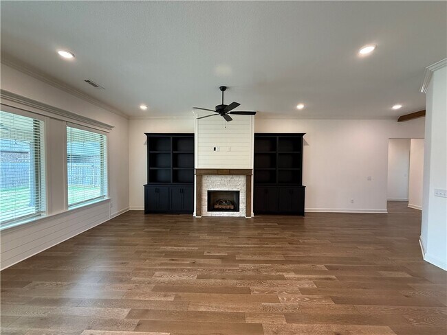 Building Photo - 1331 Cullinan St