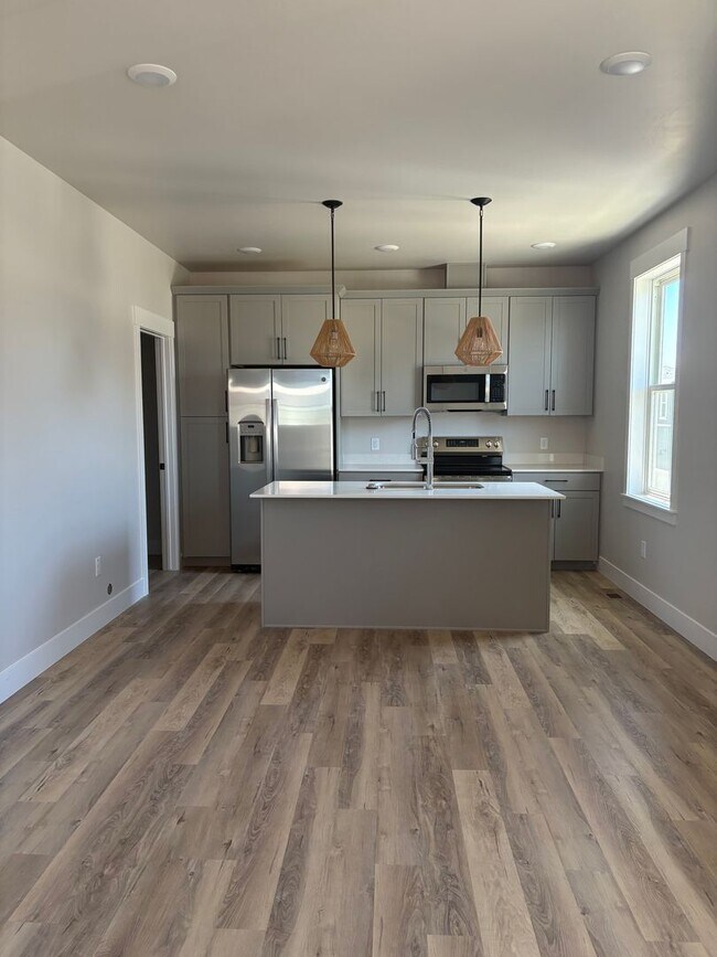 Foto del edificio - New construction townhome – two bed two bath with garage
