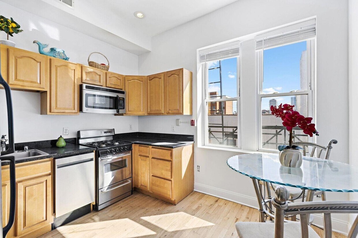 Foto principal - 231 Grand St