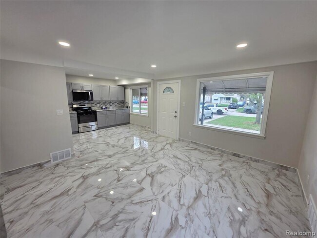 Foto del edificio - 7249 Silvery Ln