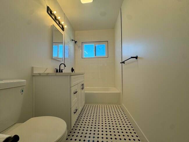 Foto del edificio - 3003 W Florence Ave