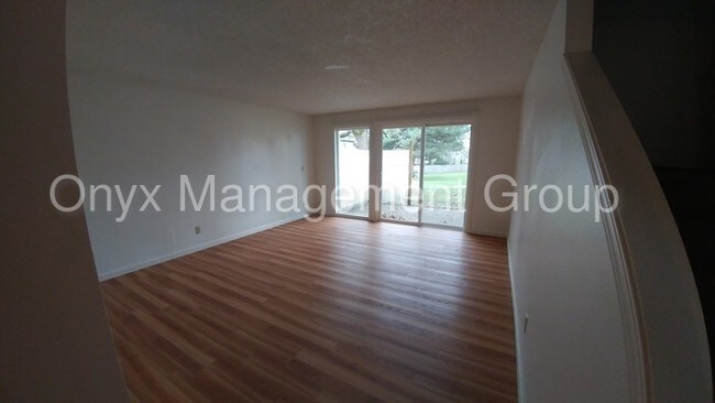 Building Photo - 4451 SW Stoddard Dr