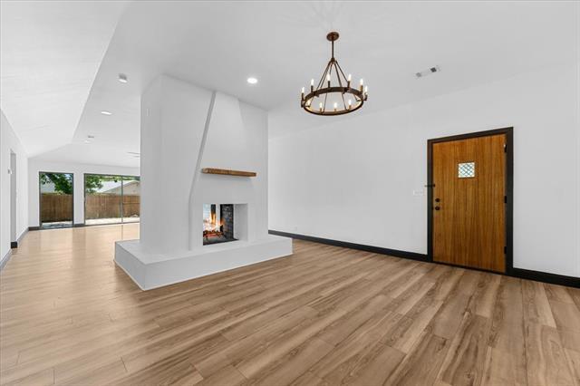 Building Photo - 11238 Webb Chapel Ct