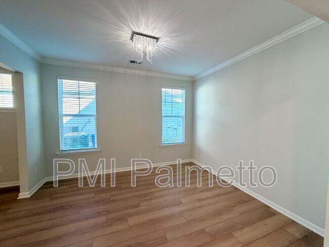 Foto del edificio - 456 Durwin Wy