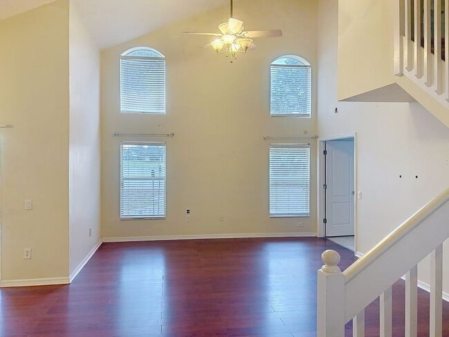 Building Photo - 12509 Lake Vista Dr