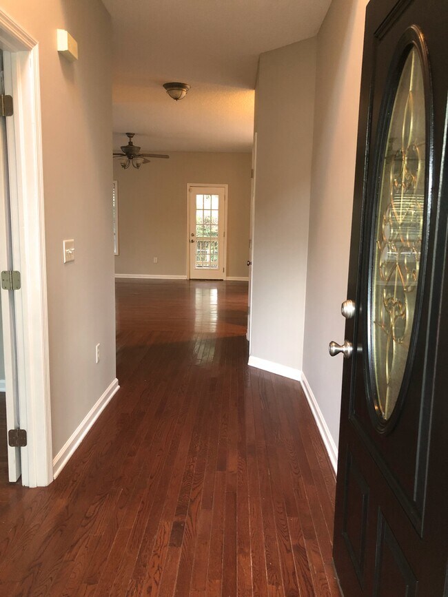 Foto del edificio - 1343 Chadwick Shores Dr