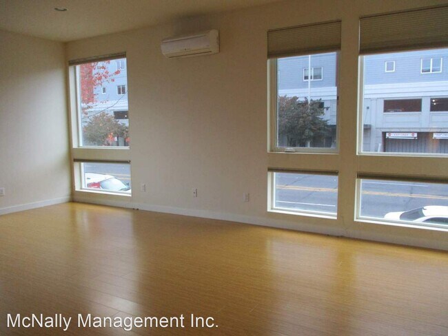 Building Photo - 3 br, 3.5 bath House - 2359 Yakima Ave