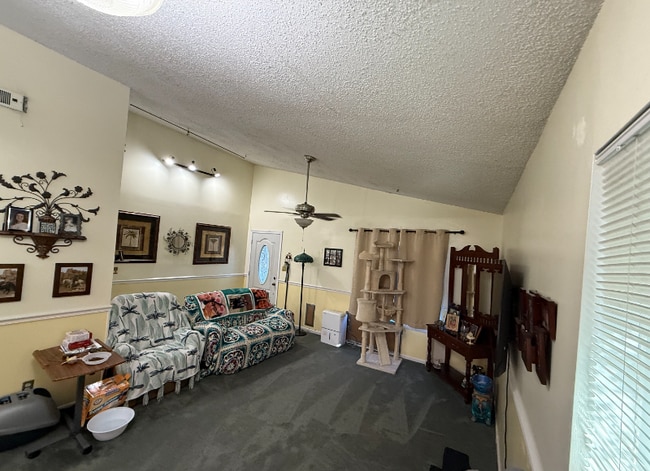 Foto del edificio - 1727 Delaney St