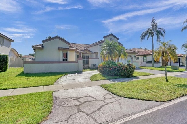 Foto del edificio - 5421 Hawkes Bluff Ave