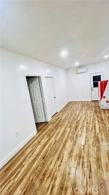 Foto del edificio - 208 W 2nd St