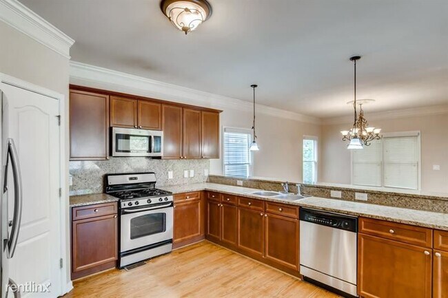 Building Photo - 4 br, 3.5 bath House - 239 Water Oak Place