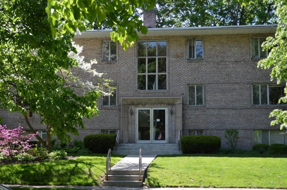 Primary Photo - 1077 East Ave