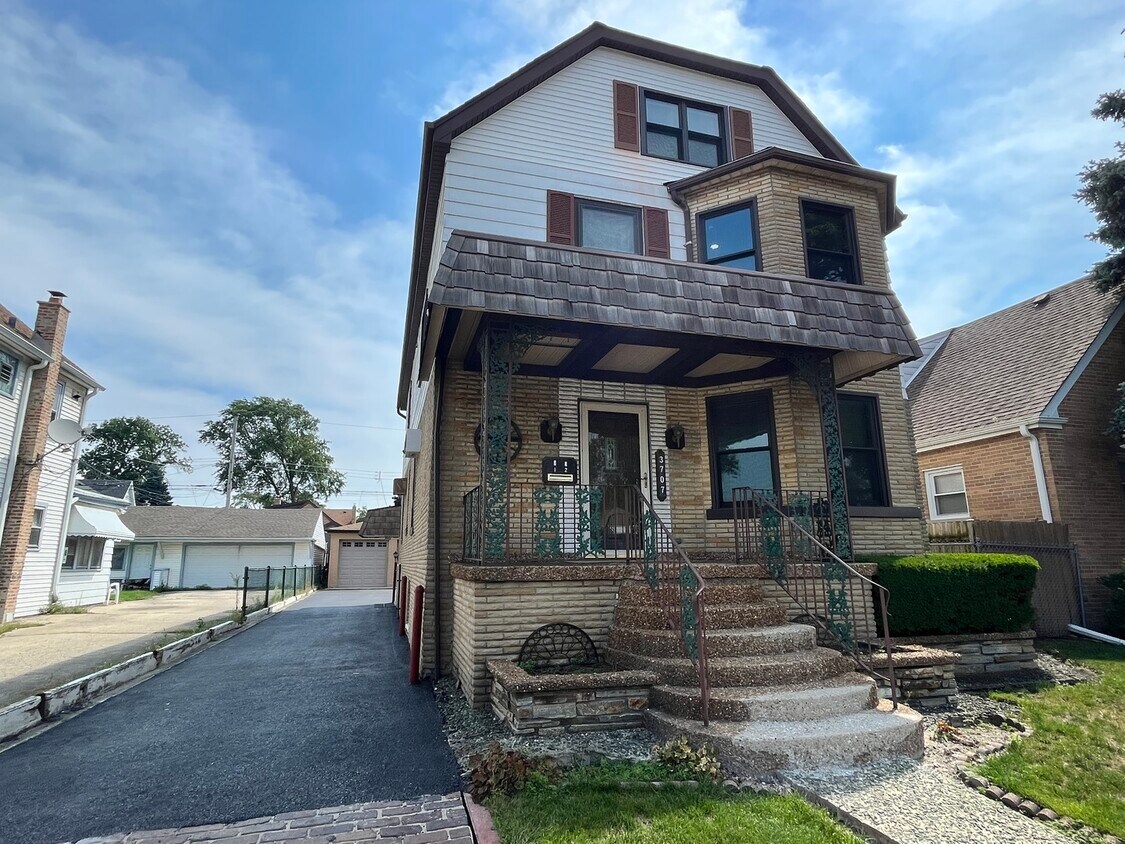 Primary Photo - 3707 N Nora Ave