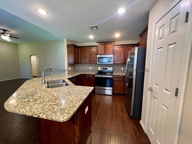 Foto del edificio - 507 Ridge Point Dr