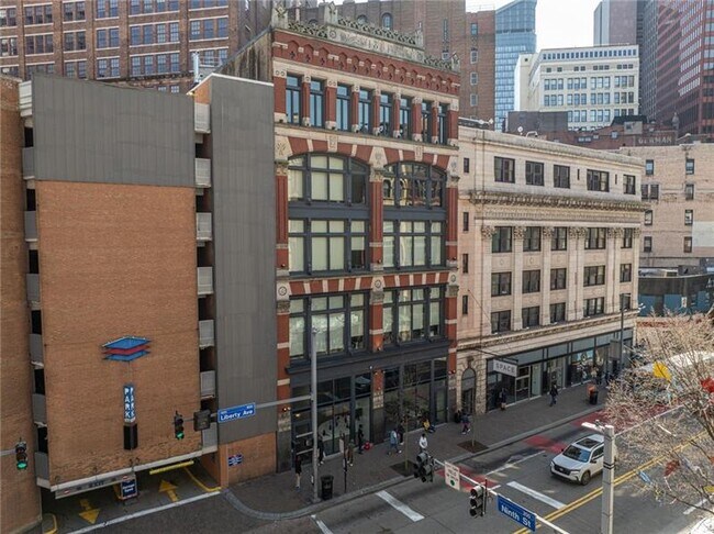 Foto del edificio - 824 Liberty Ave