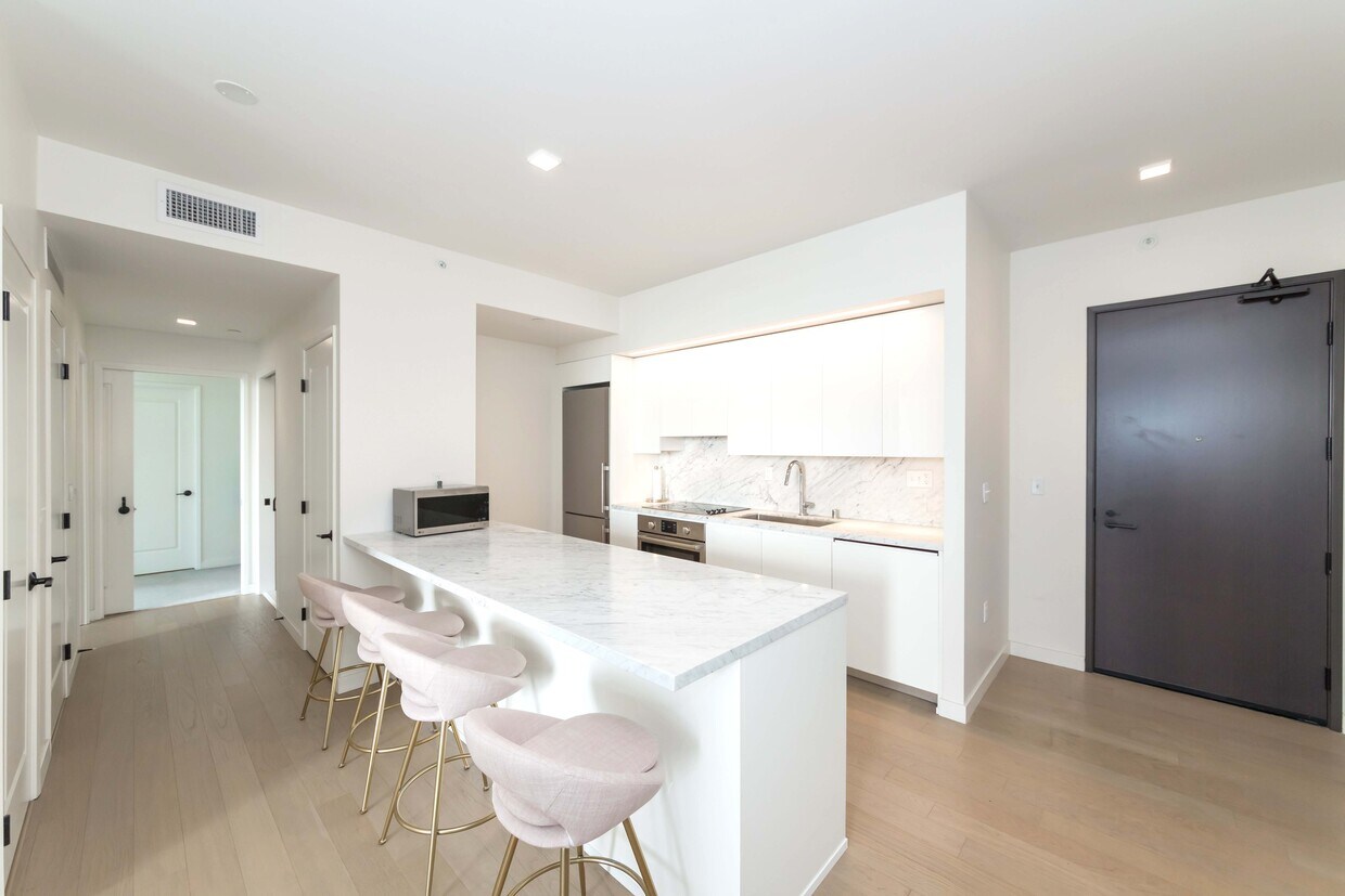 Foto principal - 1050 S Grand Ave