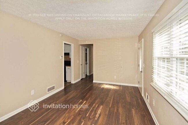 Foto del edificio - 4078 Tanglewood Rd