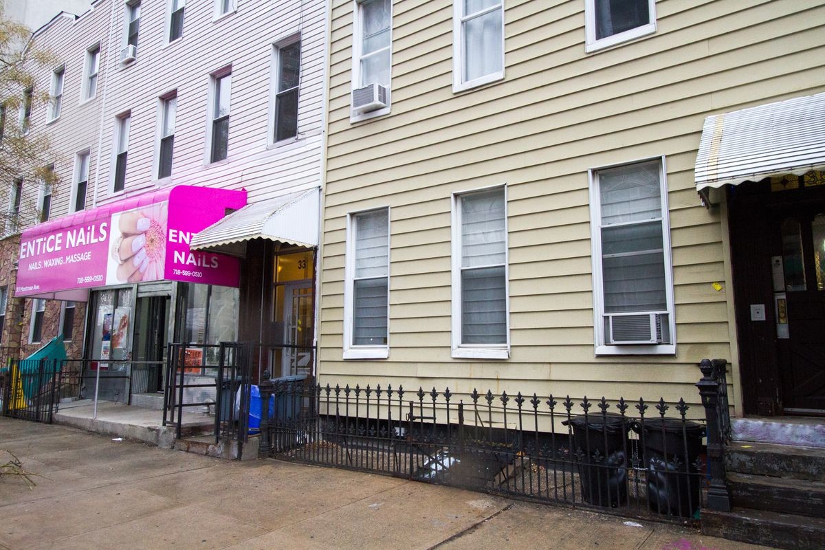 Primary Photo - 35 Montrose Ave