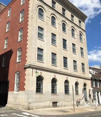 Building Photo - 225 Arch St