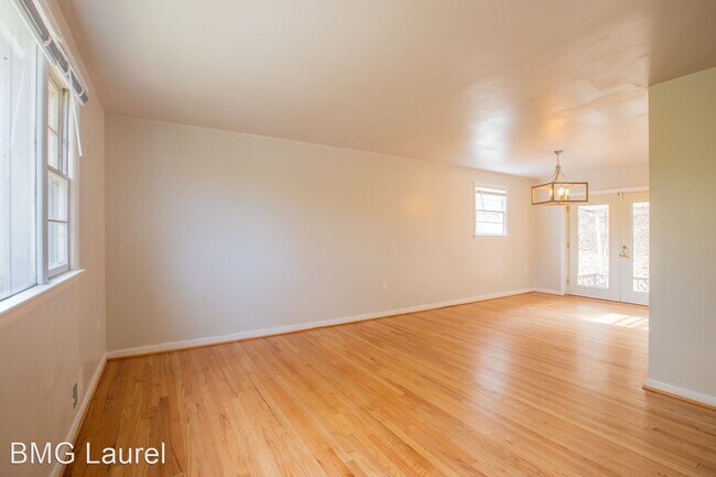 Foto del edificio - 5 br, 3 bath House - 11407 Rosalie Dr