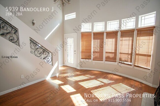 Foto del edificio - Luxury Condo Near Coronado Country Club Aw...