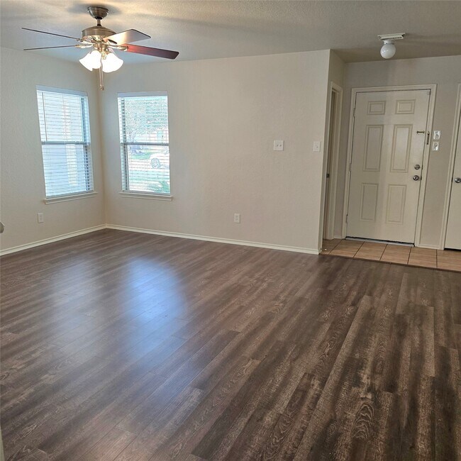 Foto del edificio - 12034 Madison Oak St