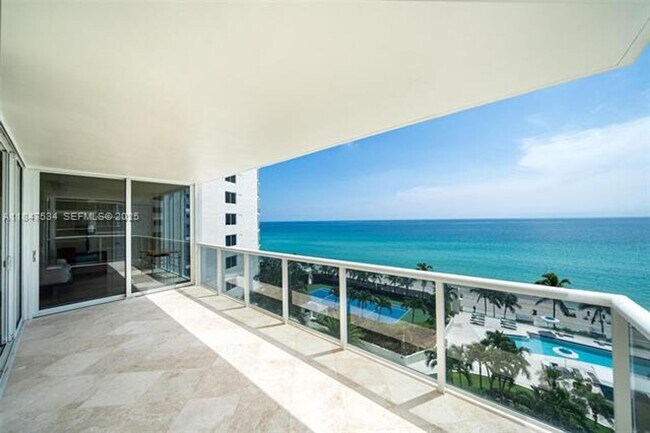 Foto del edificio - 19111 Collins Ave