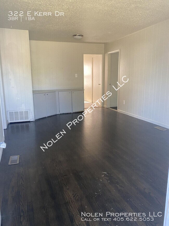 Foto del edificio - 322 E Kerr Dr