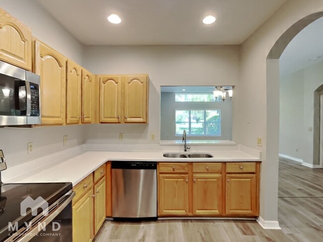 Foto del edificio - 6041 Spring Creek Ct