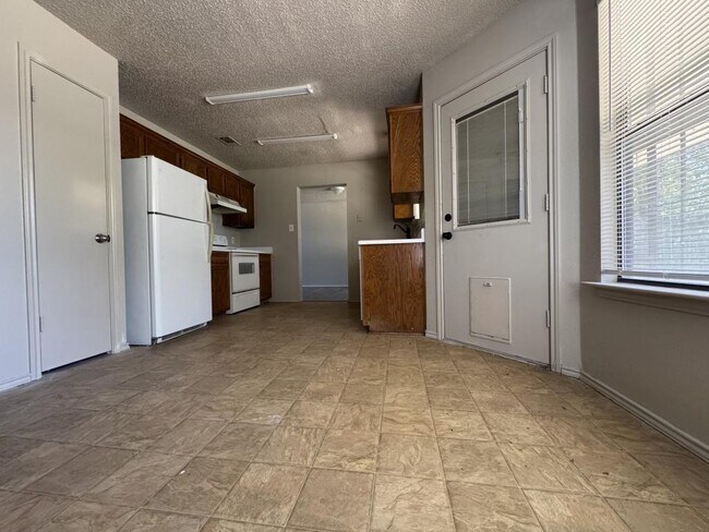 Foto del edificio - 2902 Bluejay Dr