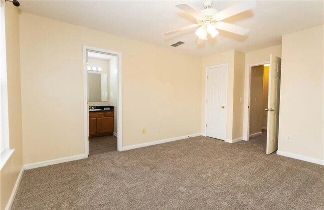 Building Photo - 1471 Riverrock Trail SW