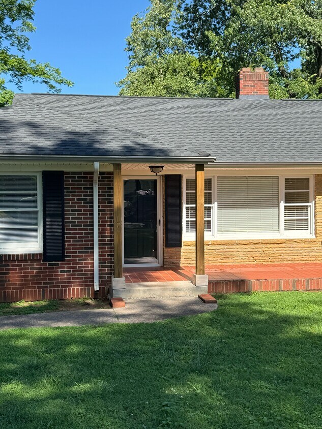 303 Fairview Dr Unit A, Dalton, GA 30720 Apartments in Dalton, GA