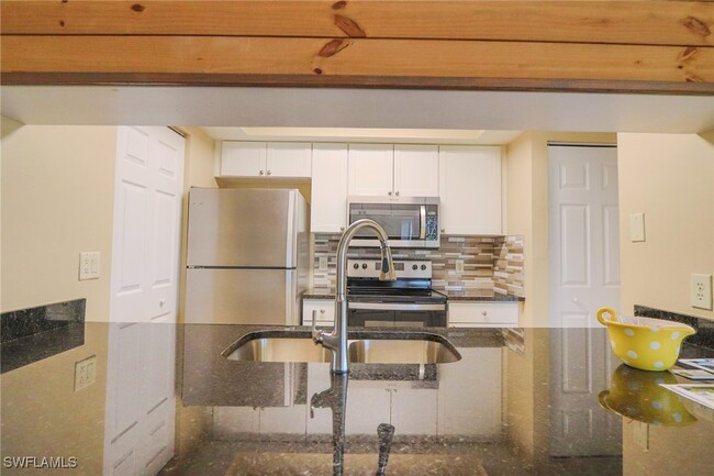 Foto del edificio - 6250 Timberwood Cir
