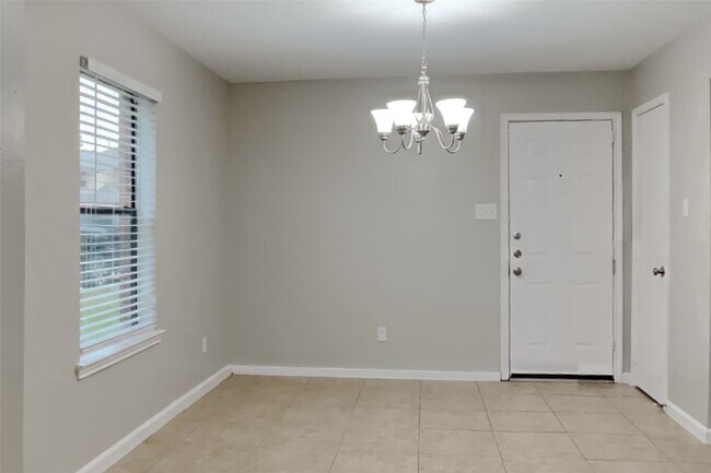Foto del edificio - 3723 Hidden Brook Ln