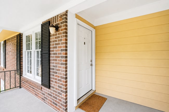 Photo - 2BR/1BA Duplex Conveniently Located Off Pleasant Hill & Cruse Rd! Apartment