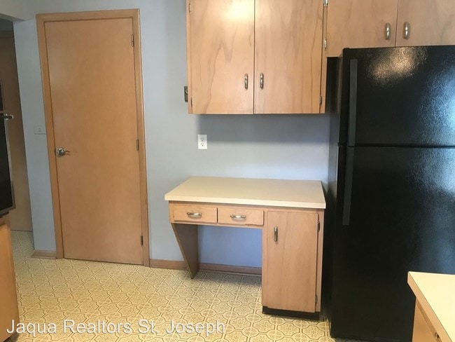 Building Photo - 3 br, 1.5 bath House - 1715 Golf View Road